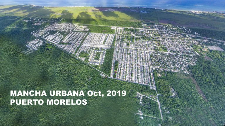 Foto aérea de mancha urbana de Puerto Morelos