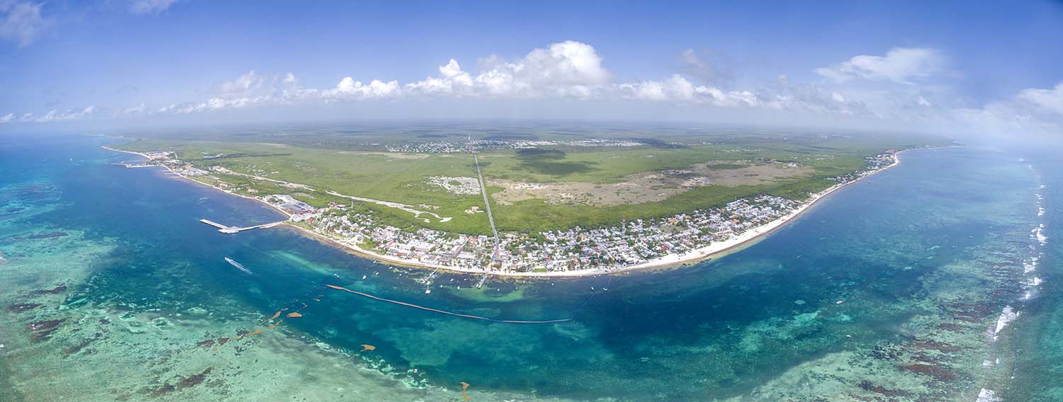 Imagen panoramica de Puerto Morelos con Drone